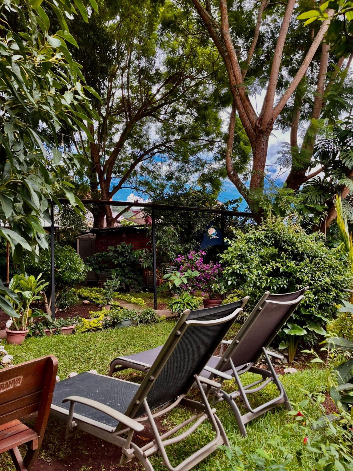 Hostal Antigueeno Antigua Buitenkant foto