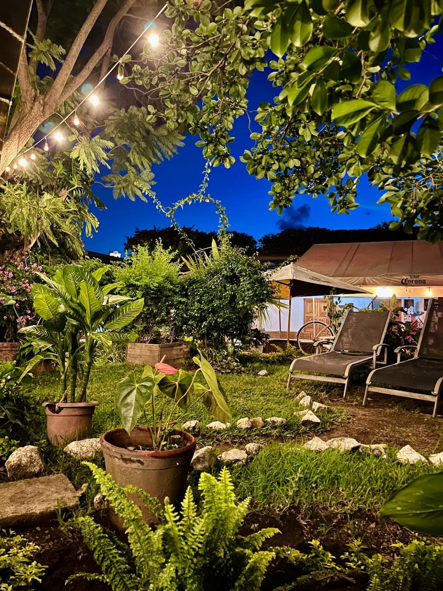 Hostal Antigueeno Antigua Buitenkant foto