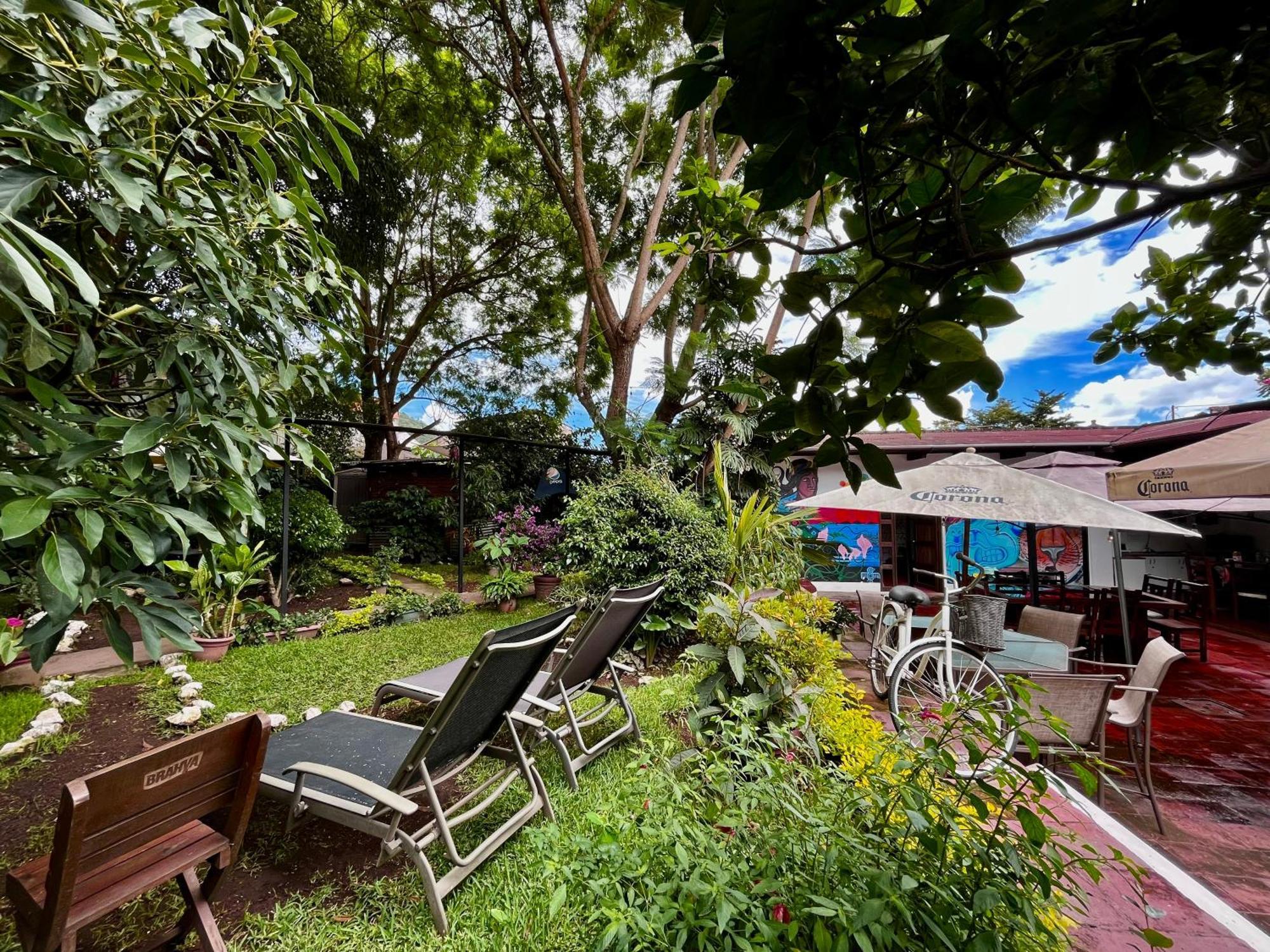 Hostal Antigueeno Antigua Buitenkant foto