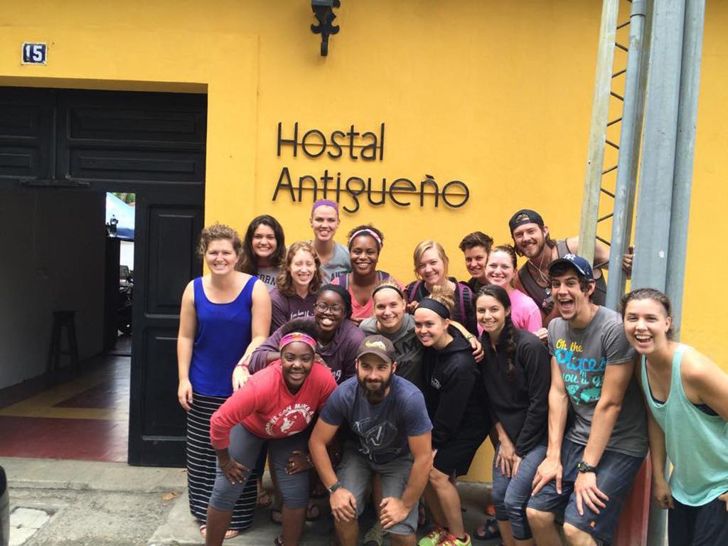 Hostal Antigueeno Antigua Buitenkant foto